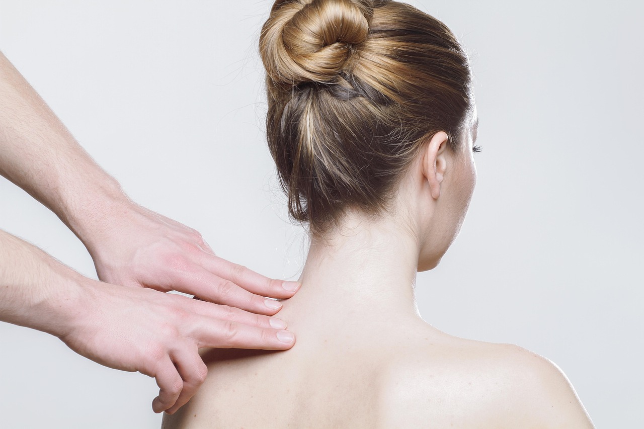 Geavanceerde massagezetel met verlichting en afstandsbediening. Geavanceerde massagezetel met verlichting en afstandsbediening.