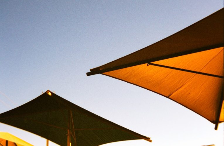 Zonneschermen updaten: innovatieve oplossingen voor de zomer